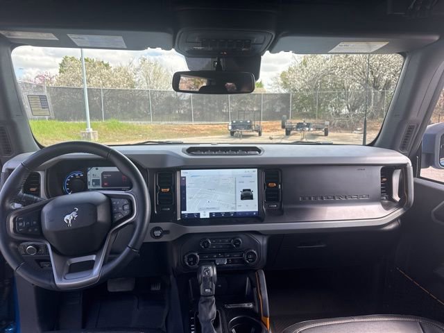 Used 2023 Ford Bronco Badlands image 11