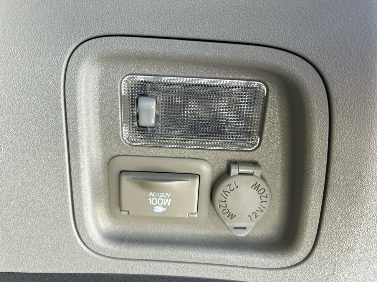 Used 2014 Toyota Sienna XLE w/ Entertainment Package FWD image 15