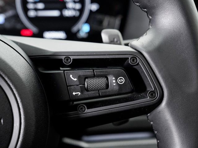 Certified 2025 Porsche Panamera 4 image 15