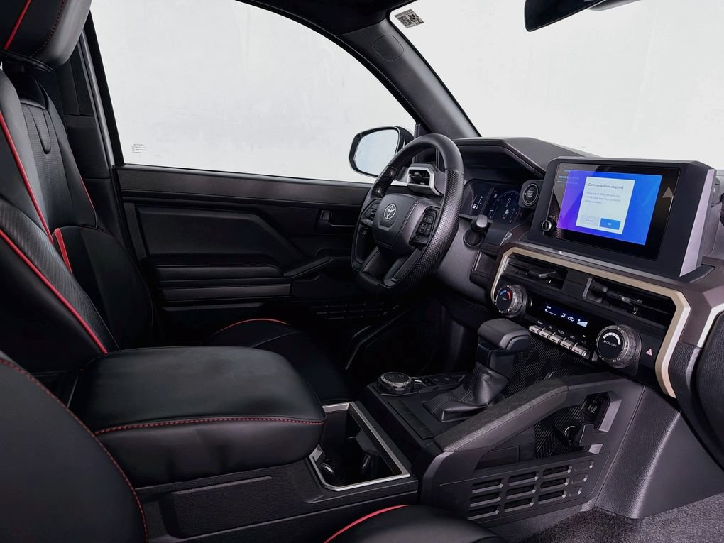 Used 2025 Toyota Tacoma SR5 AWD/4WD image 30