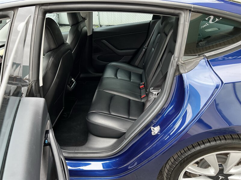 Used 2018 Tesla Model 3 Long Range RWD image 19
