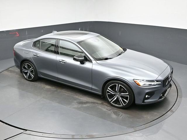 Used 2021 Volvo S60 T5 R-Design image 17