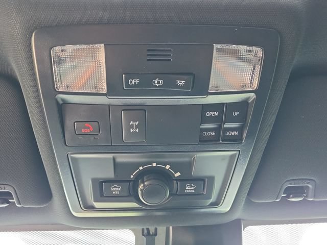 Used 2023 Toyota Tacoma TRD Off-Road w/ TRD Premium Off Road Package AWD/4WD image 31