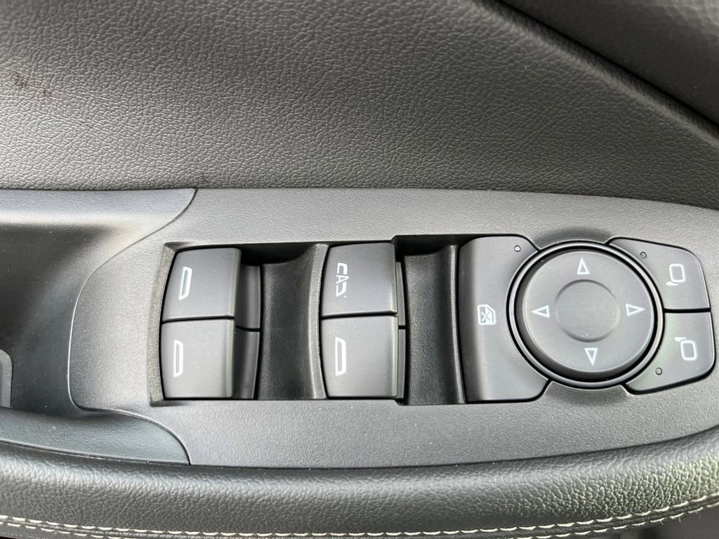 Used 2021 Buick Encore GX Select image 17