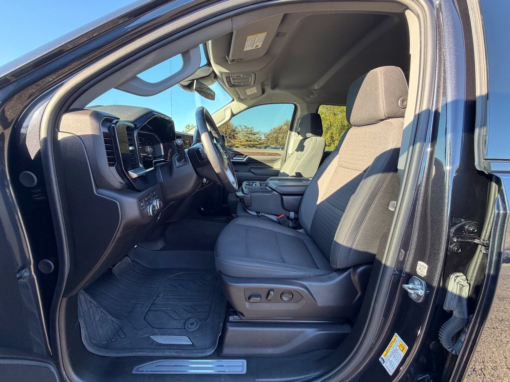 Used 2024 GMC Sierra 1500 Elevation AWD/4WD image 2