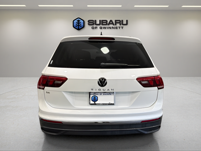 Used 2023 Volkswagen Tiguan SE w/ Panoramic Sunroof Package FWD image 4