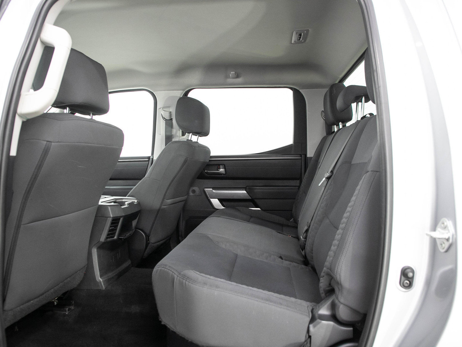 Used 2022 Toyota Tundra SR5 w/ SR5 Convenience Package AWD/4WD image 17