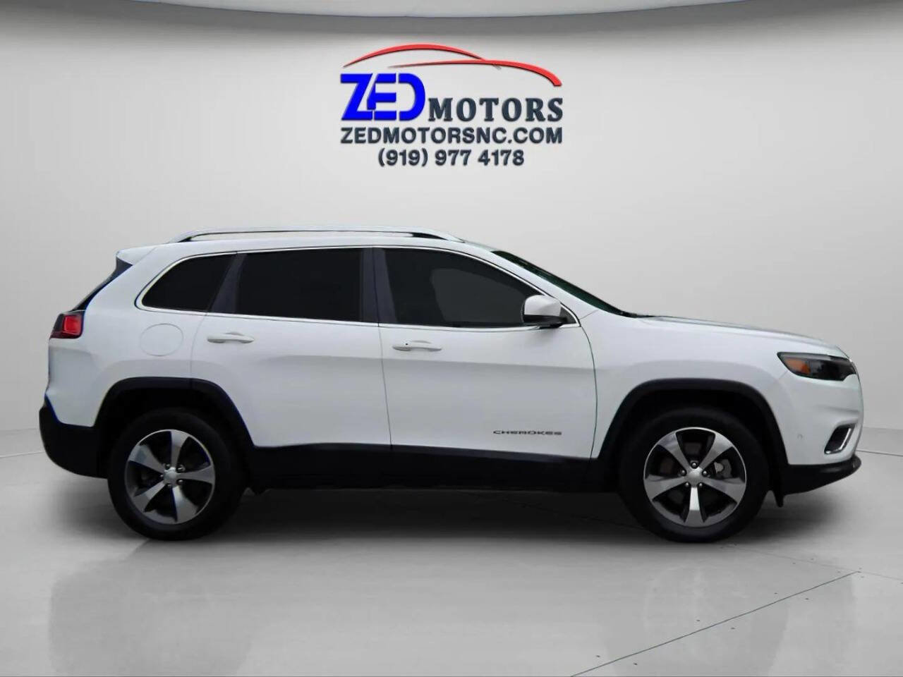 Used 2020 Jeep Cherokee Limited w/ Technology Group image 4