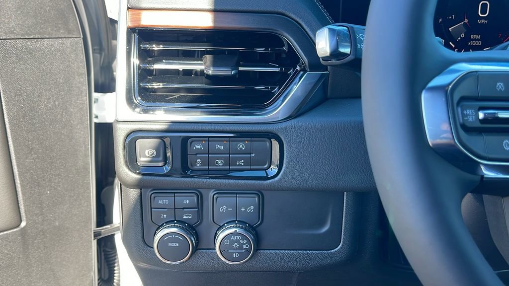 New 2026 GMC Yukon Denali w/ Sun & Power Step Package AWD/4WD image 25