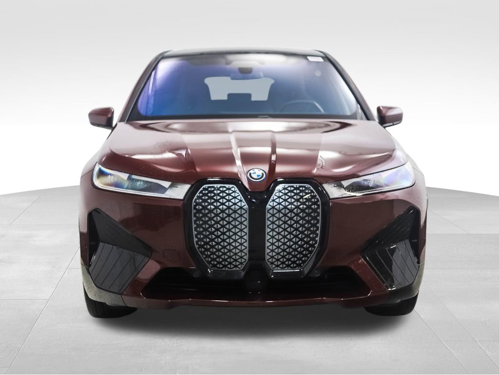 Used 2024 BMW iX xDrive50 w/ Sport Package image 8