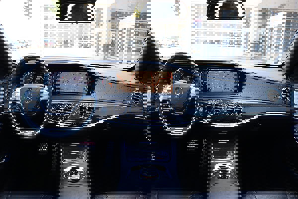 Used 2015 Mercedes-Benz S 63 AMG 4MATIC Sedan w/ Driver Assistance Package image 17