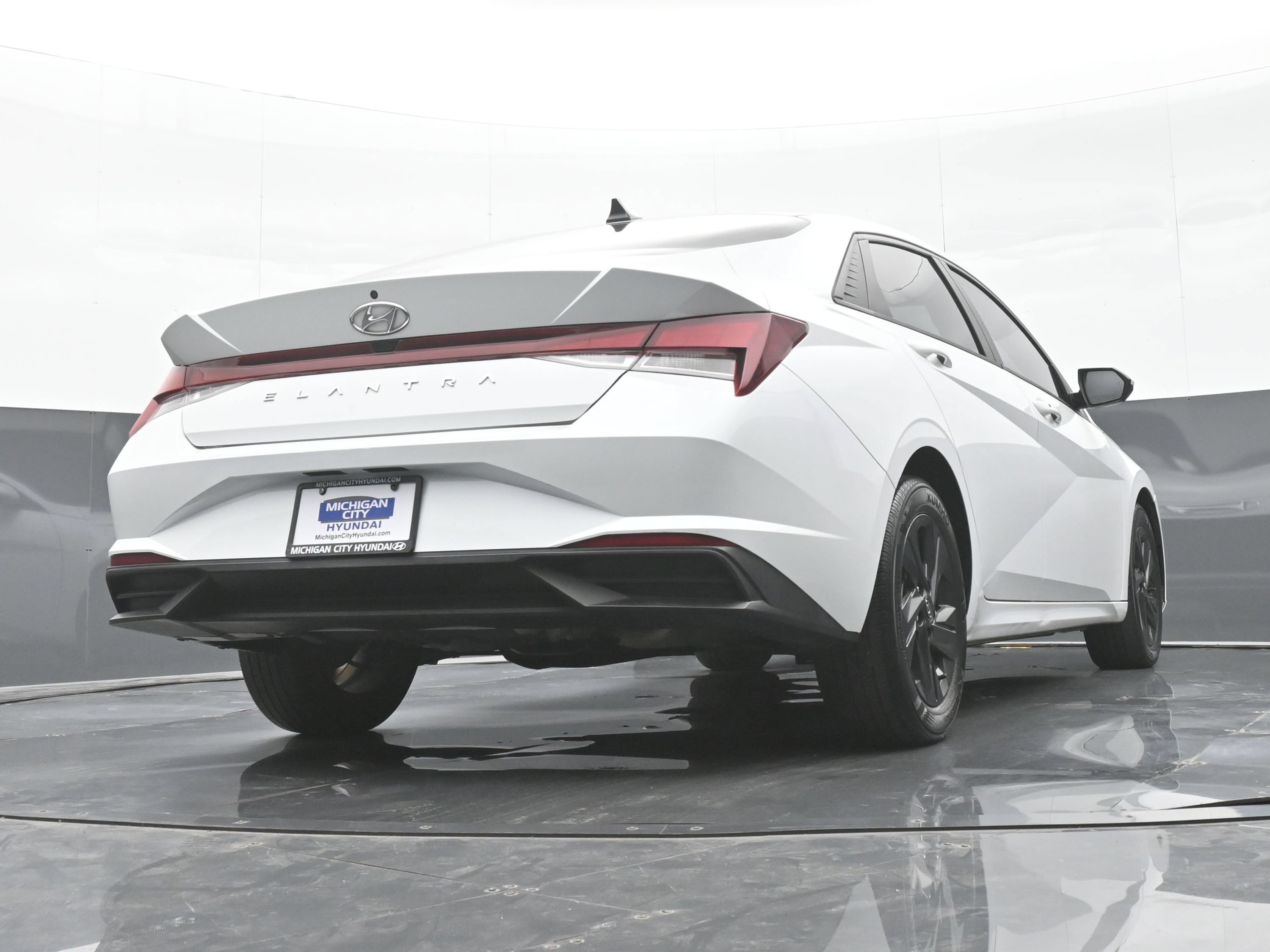 Used 2021 Hyundai Elantra SEL FWD image 38