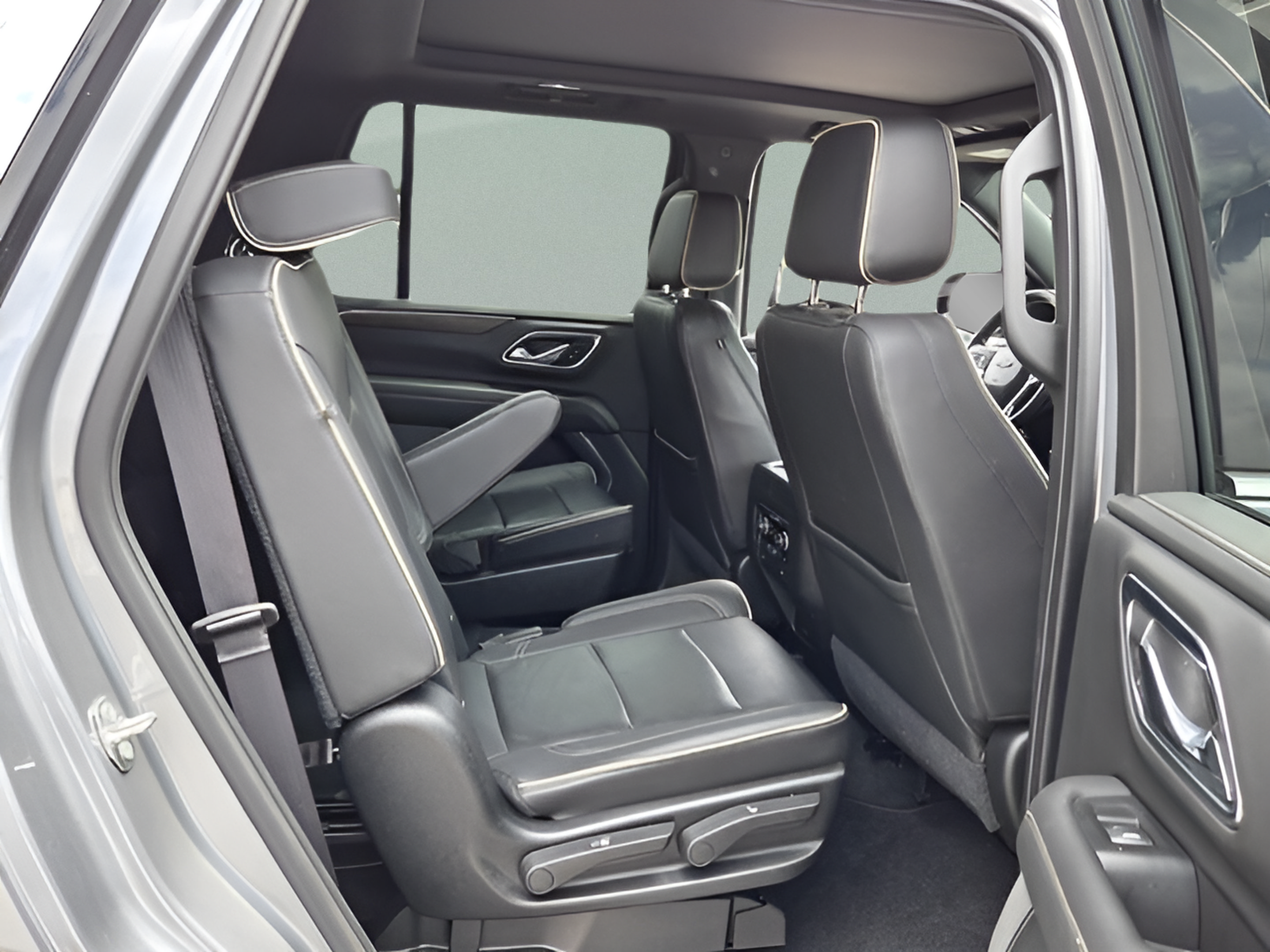 Certified 2021 Chevrolet Tahoe Premier w/ Premium Package RWD image 14