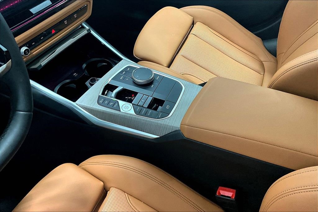 New 2025 BMW 330i Sedan w/ Convenience Package RWD image 21