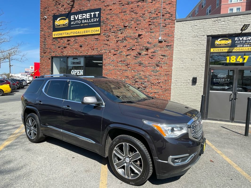 Used 2017 GMC Acadia Denali w/ Technology Package AWD/4WD image 2