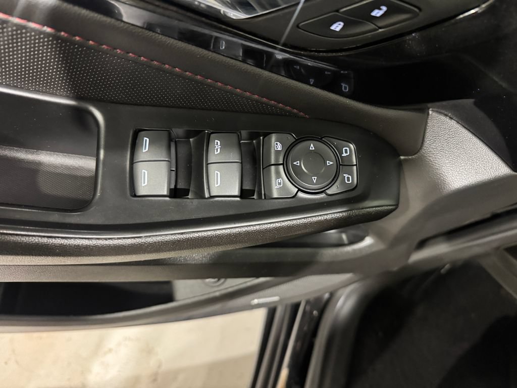 Used 2023 Chevrolet Traverse RS AWD/4WD image 17