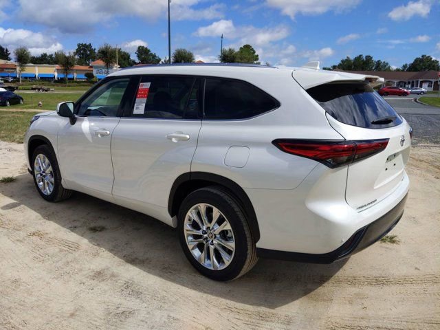 Used 2020 Toyota Highlander Limited FWD image 6