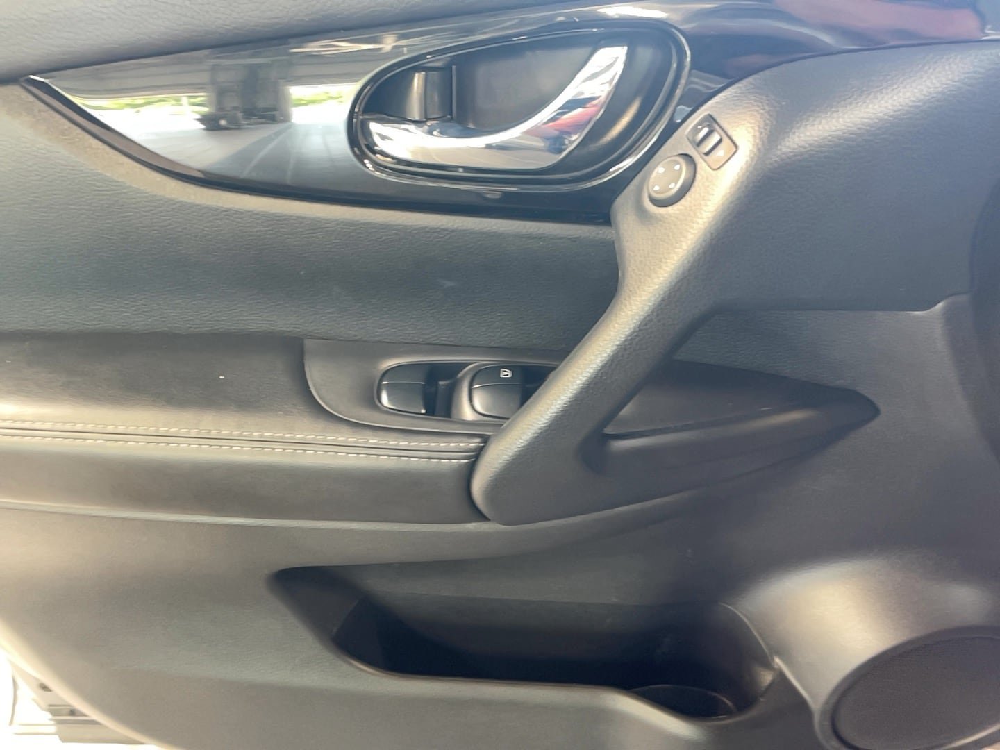 Used 2022 Nissan Rogue Sport SV AWD/4WD image 6