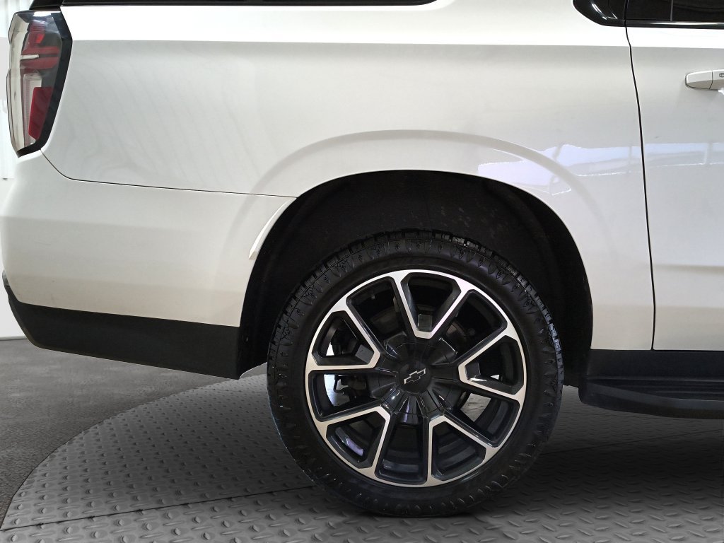 Used 2021 Chevrolet Suburban RST w/ Luxury Package AWD/4WD image 17