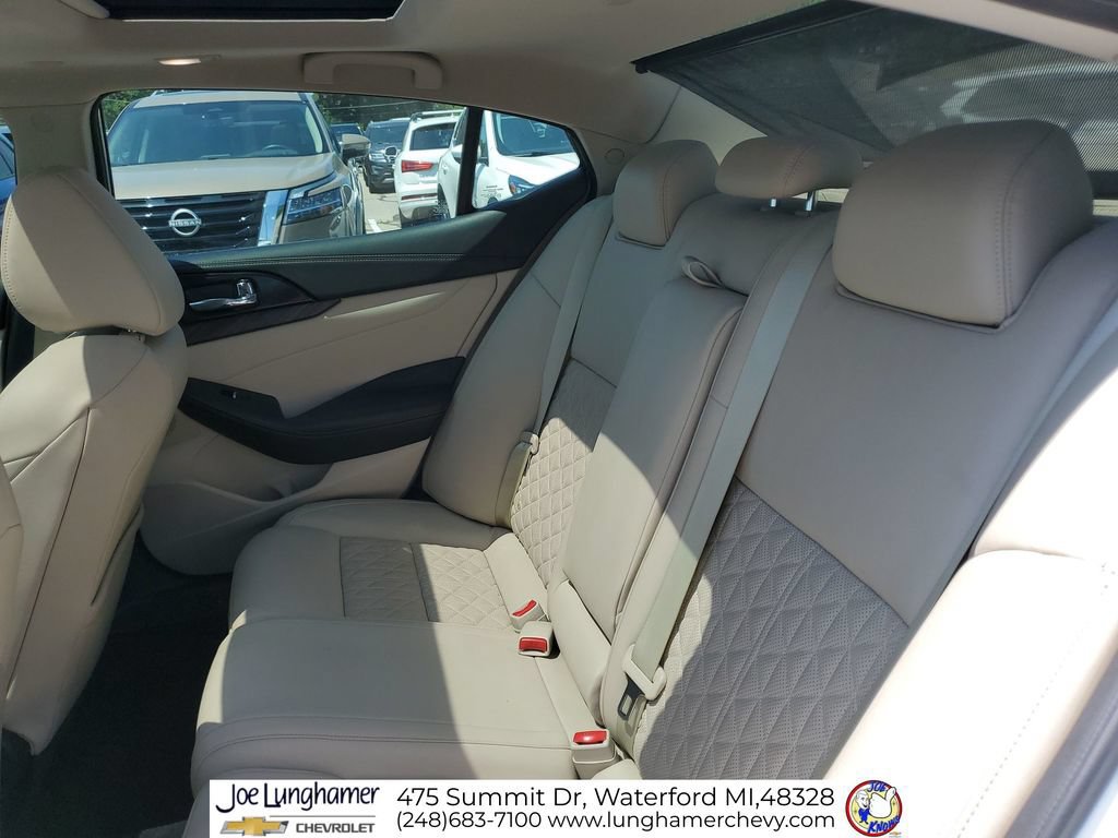 Used 2017 Nissan Maxima Platinum FWD image 28