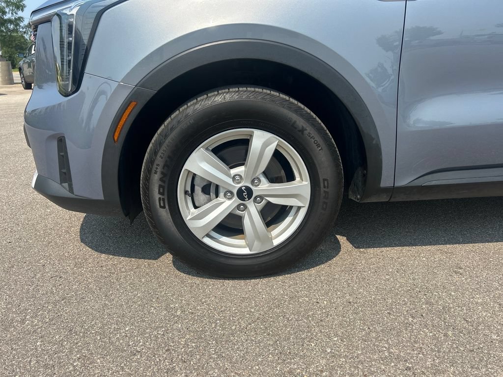 Used 2024 Kia Sorento LX FWD image 29
