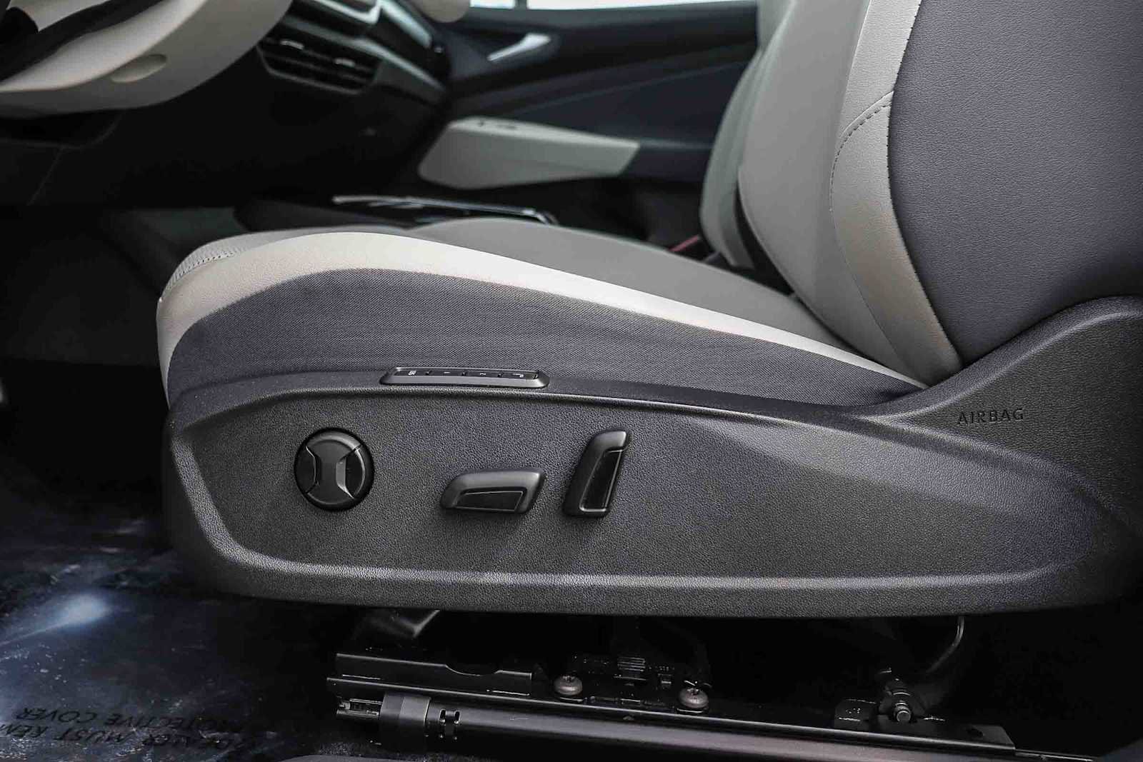 Used 2021 Volkswagen ID.4 1st Edition w/ ID.4 Protection Package RWD image 19
