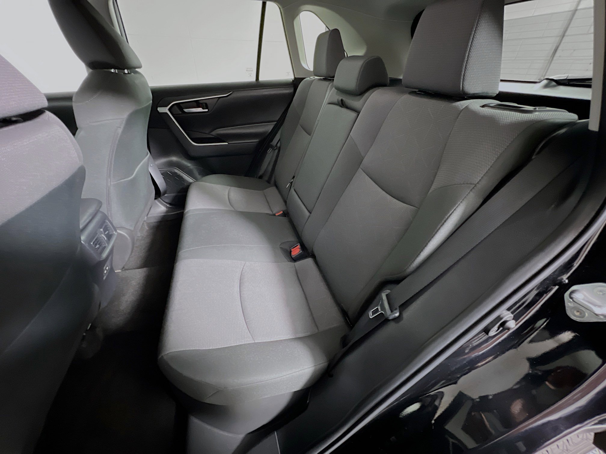 Used 2025 Toyota RAV4 XLE image 29