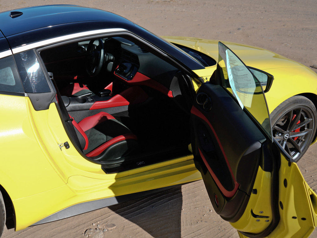 Used 2024 Nissan Z Performance w/ Floor Mat Package image 5