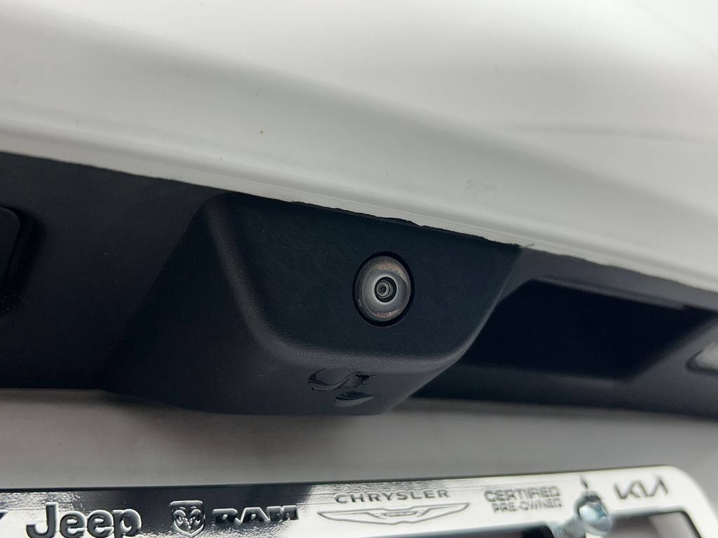 Used 2021 Jeep Grand Cherokee L Limited RWD image 40