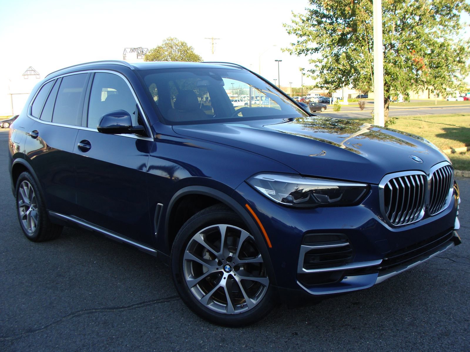 Used 2022 BMW X5 xDrive40i w/ Premium Package image 1