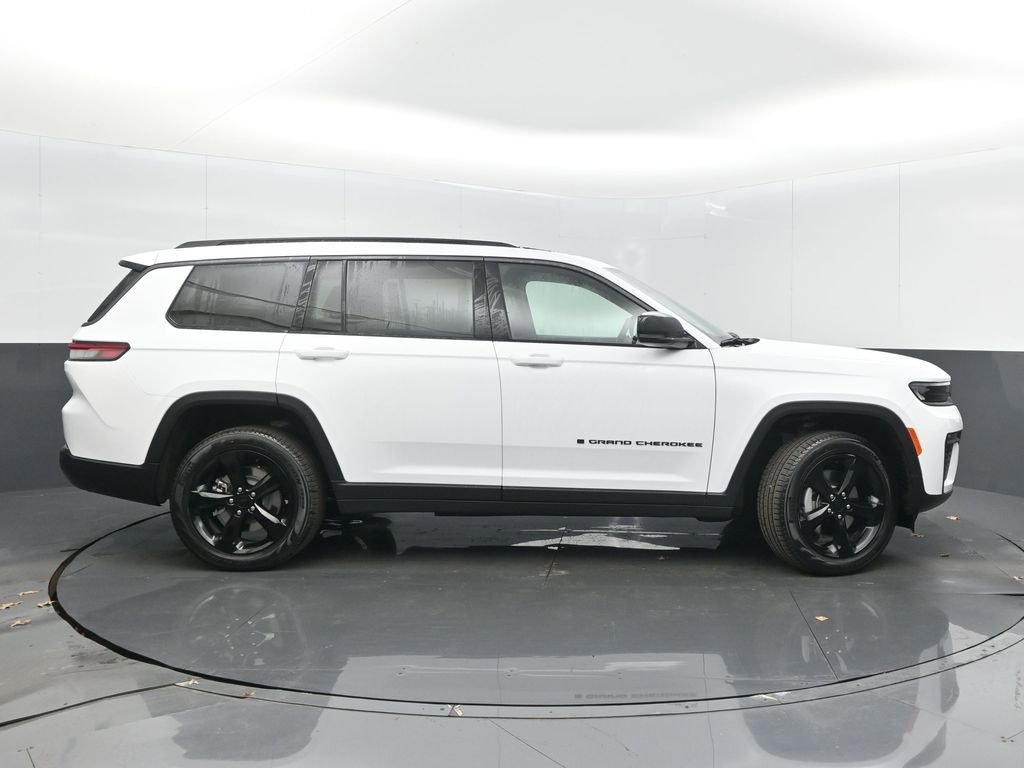 New 2026 Jeep Grand Cherokee L Limited w/ Limited Altitude Package AWD/4WD image 8