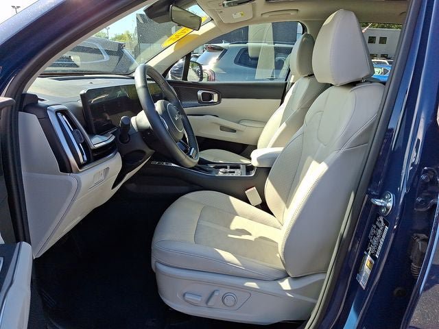 Certified 2025 Kia Sorento S w/ Panoramic Sunroof Package FWD image 15