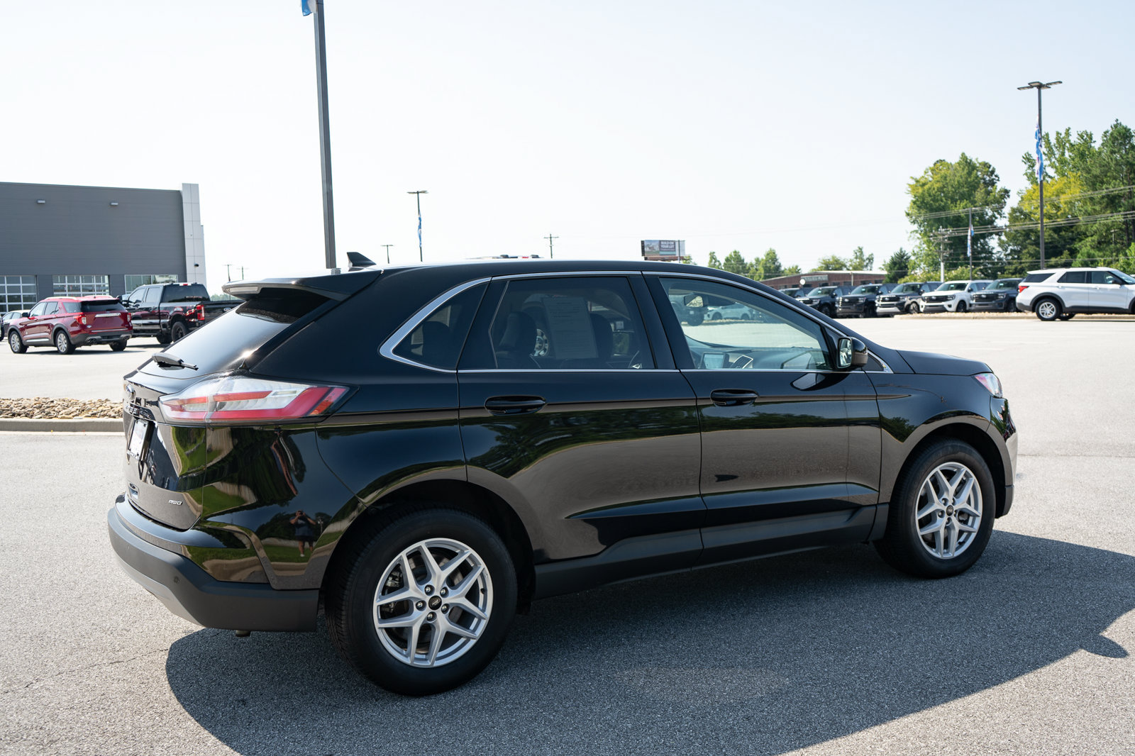 Used 2024 Ford Edge SEL AWD/4WD image 10