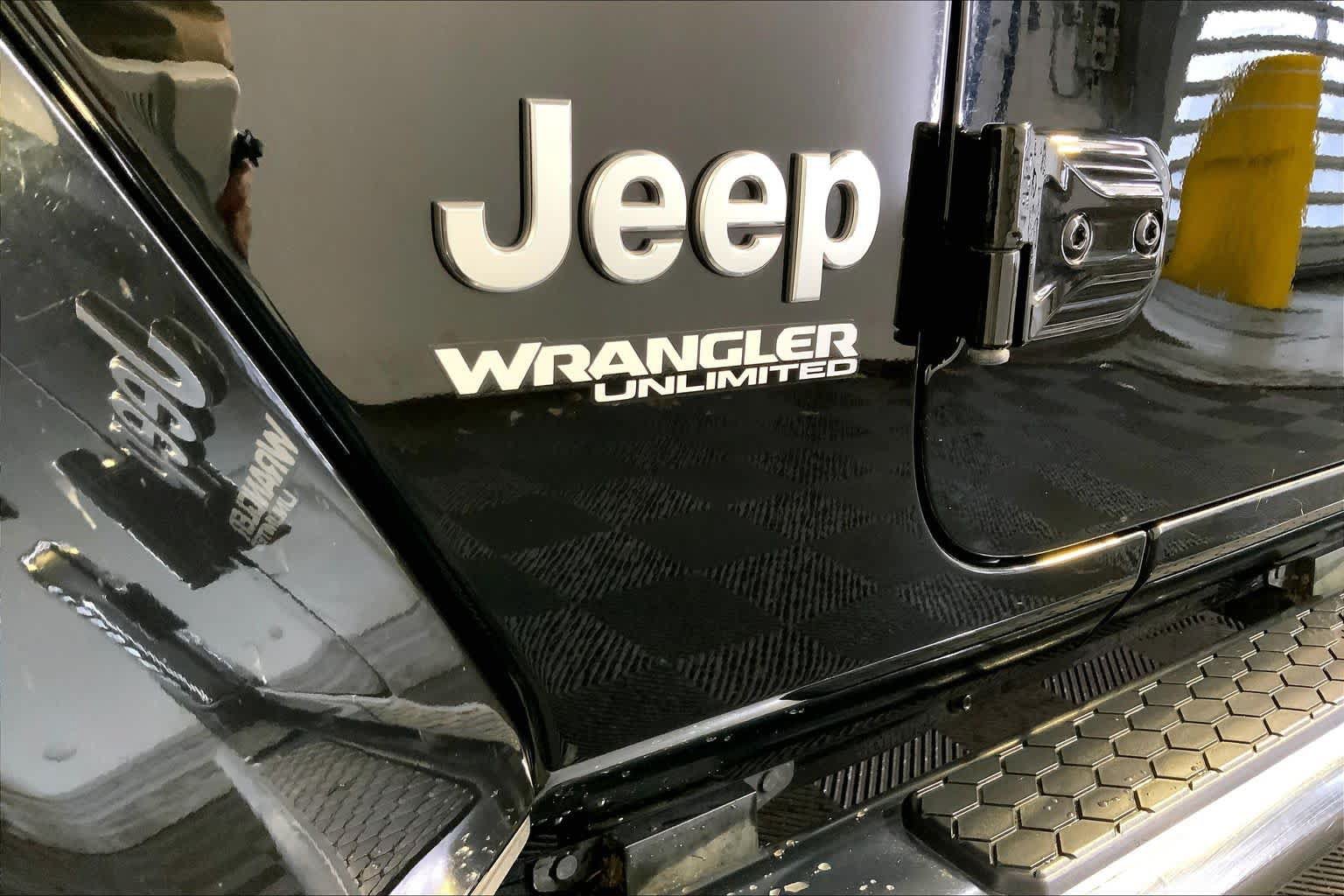 Used 2021 Jeep Wrangler Unlimited Sahara AWD/4WD image 10