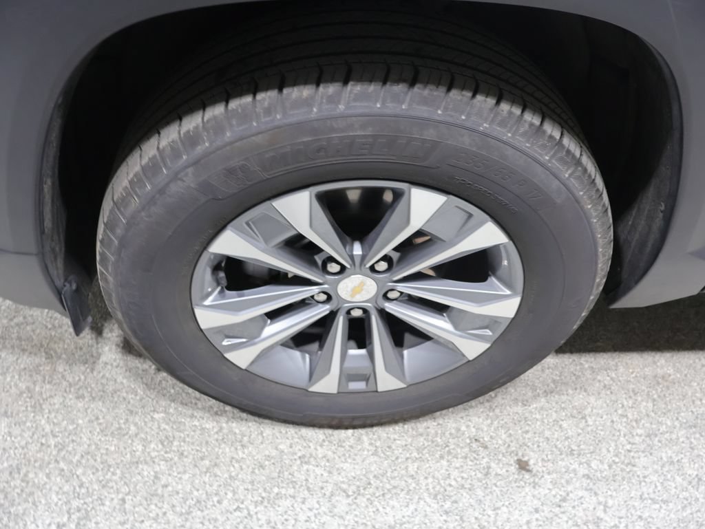 Used 2025 Chevrolet Equinox LT AWD/4WD image 9