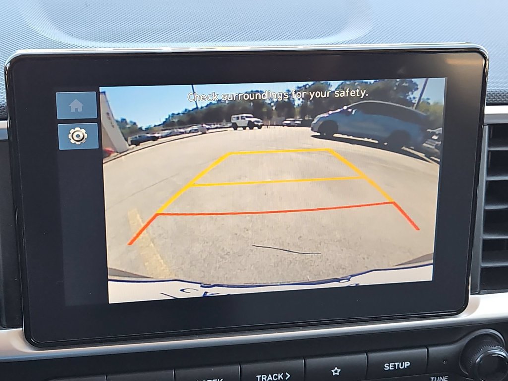 Used 2025 Hyundai Venue SEL FWD image 18