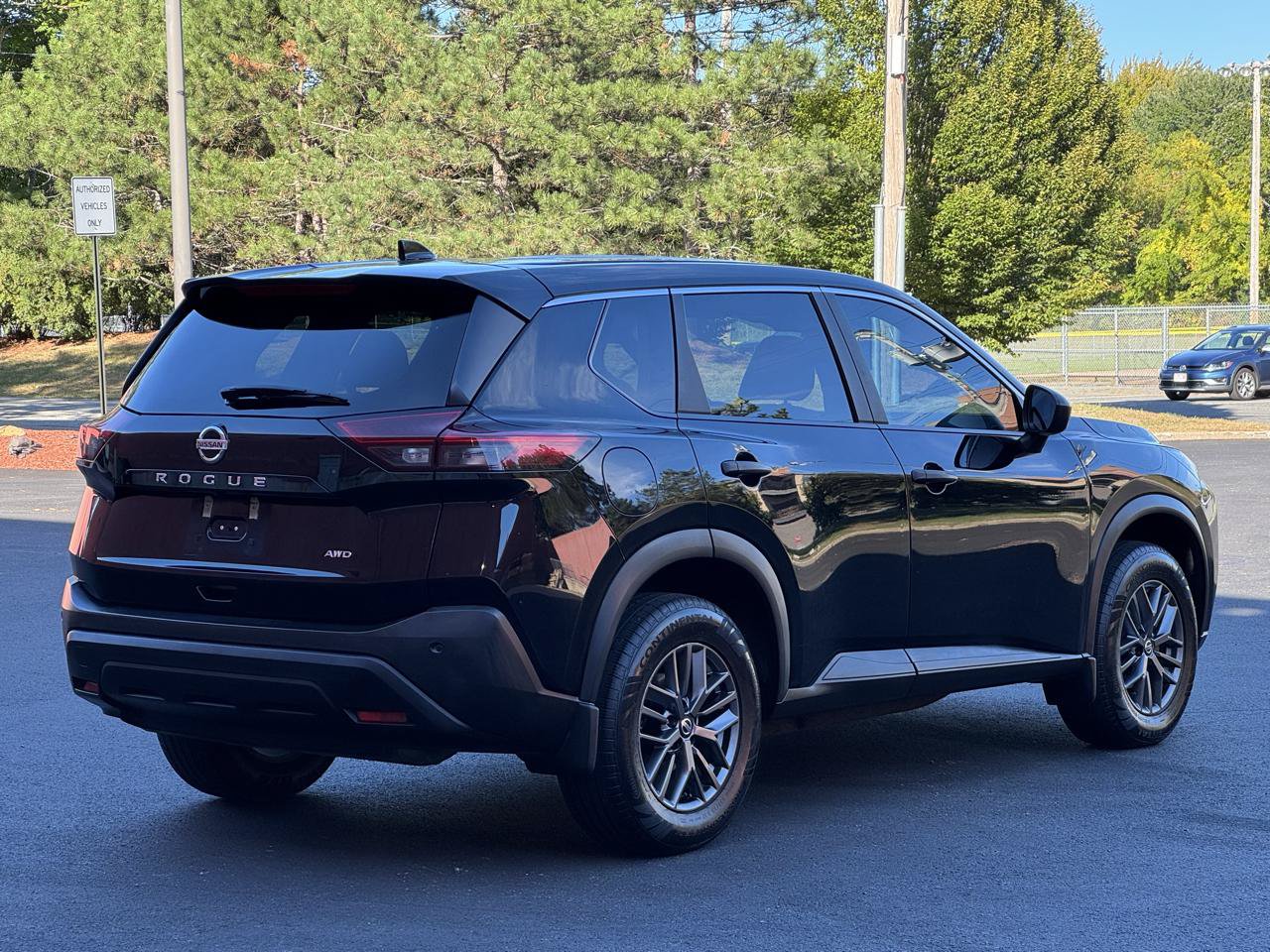 Used 2021 Nissan Rogue S AWD/4WD image 6