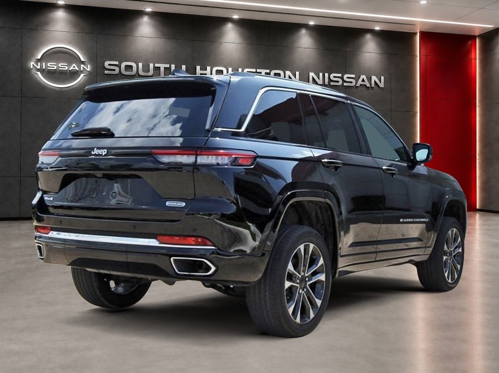 Used 2023 Jeep Grand Cherokee Overland AWD/4WD image 4