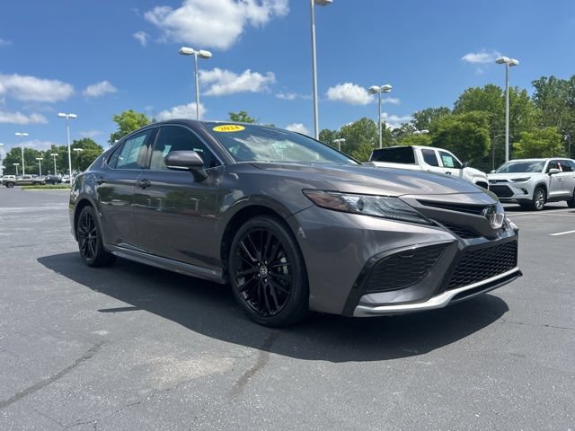 Used 2024 Toyota Camry XSE FWD image 4