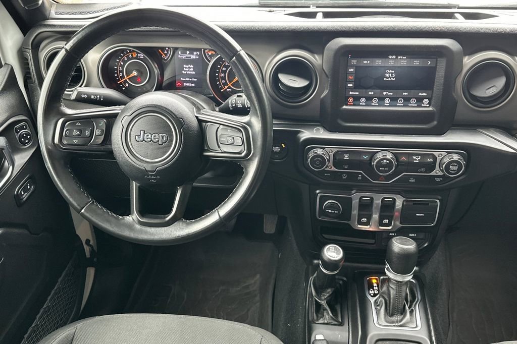 Used 2022 Jeep Wrangler Willys image 14