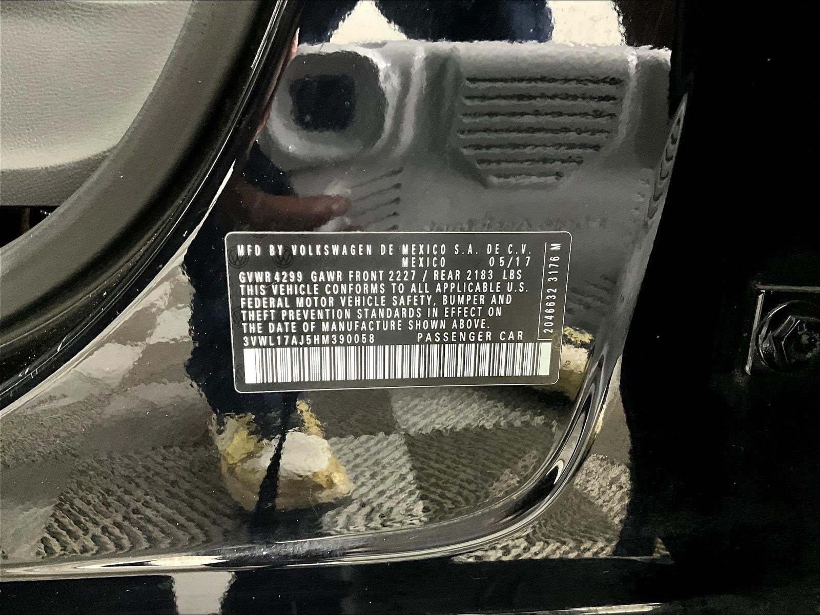 Used 2017 Volkswagen Jetta SEL FWD image 19