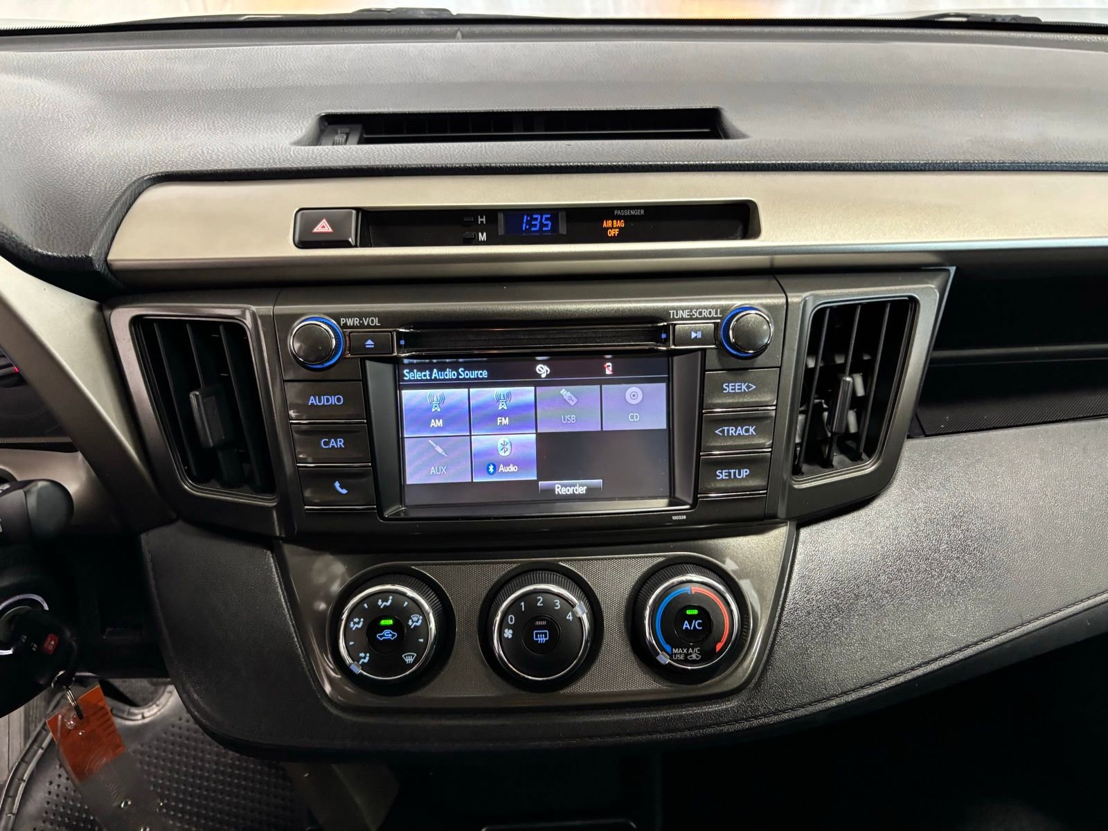 Used 2015 Toyota RAV4 LE image 24