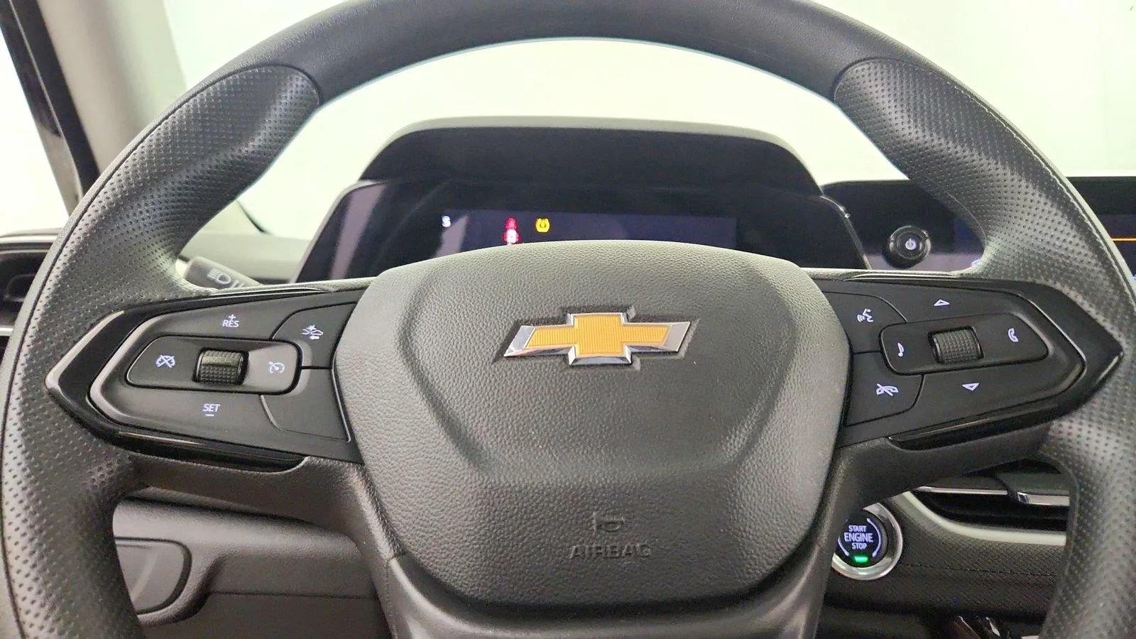 Used 2025 Chevrolet TrailBlazer LT AWD/4WD image 18