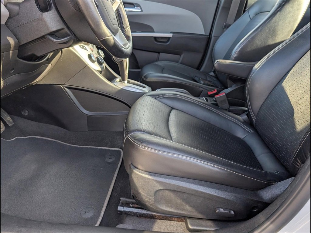 Used 2020 Chevrolet Sonic Premier image 12