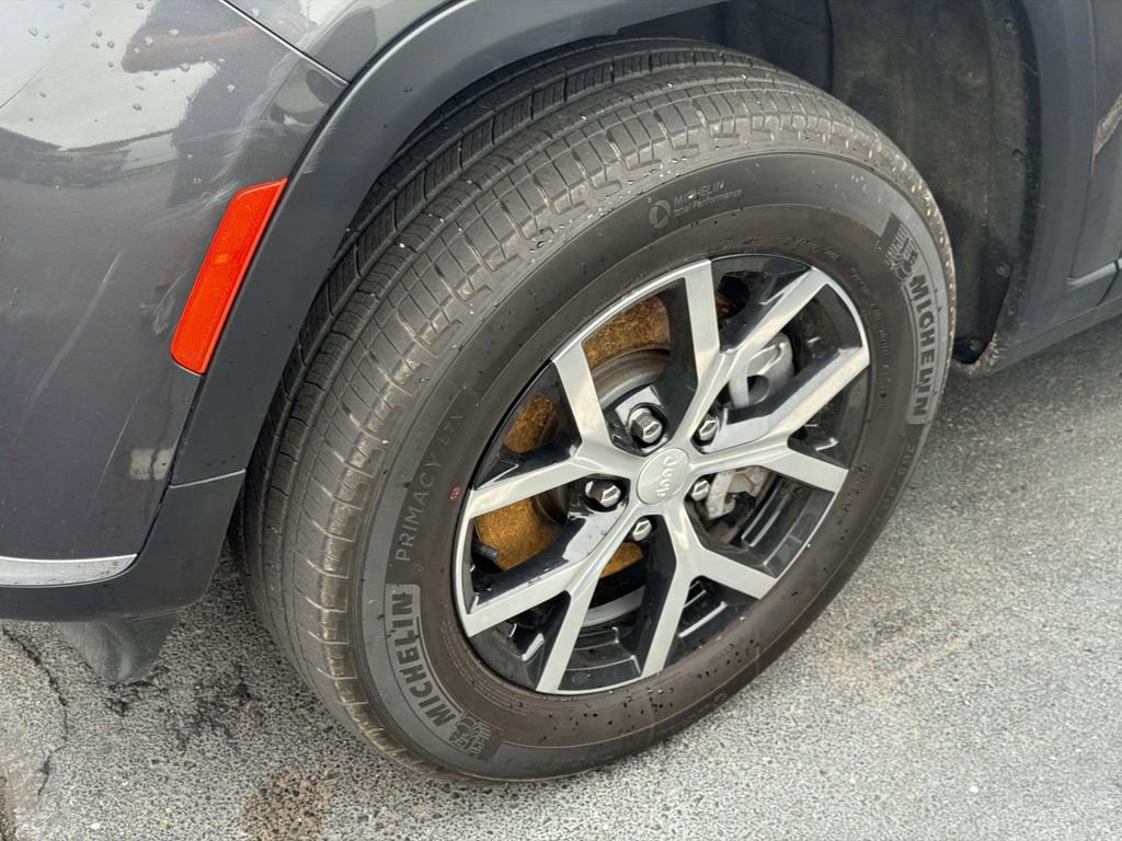 Used 2023 Jeep Grand Cherokee L Limited RWD image 8