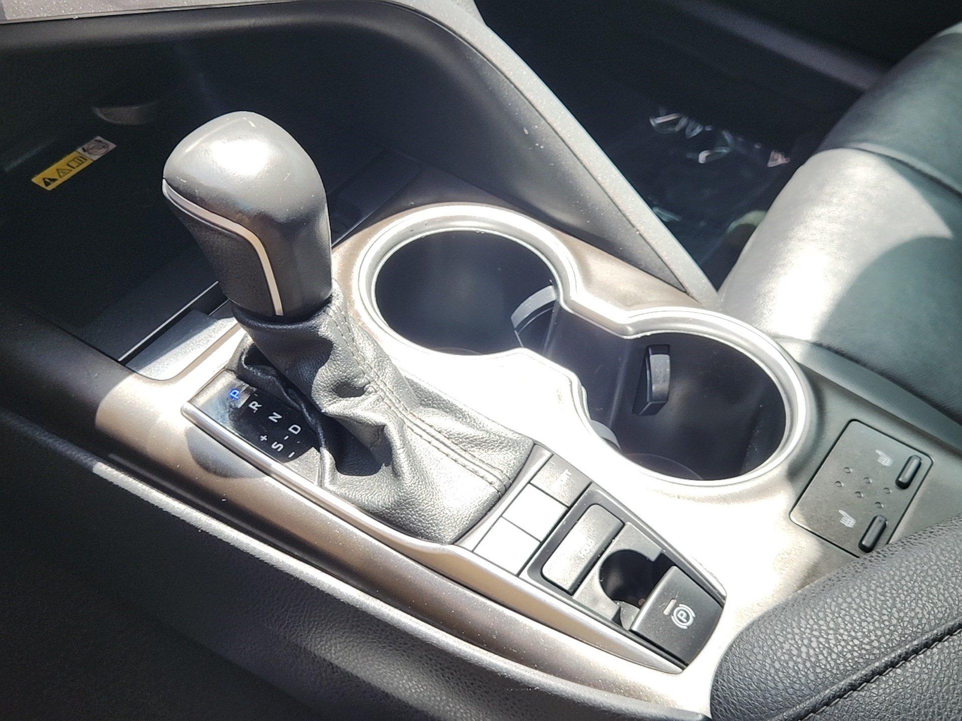 Certified 2022 Toyota Camry XLE FWD image 17