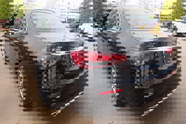 Used 2023 Mercedes-Benz E 350 4MATIC Sedan image 5