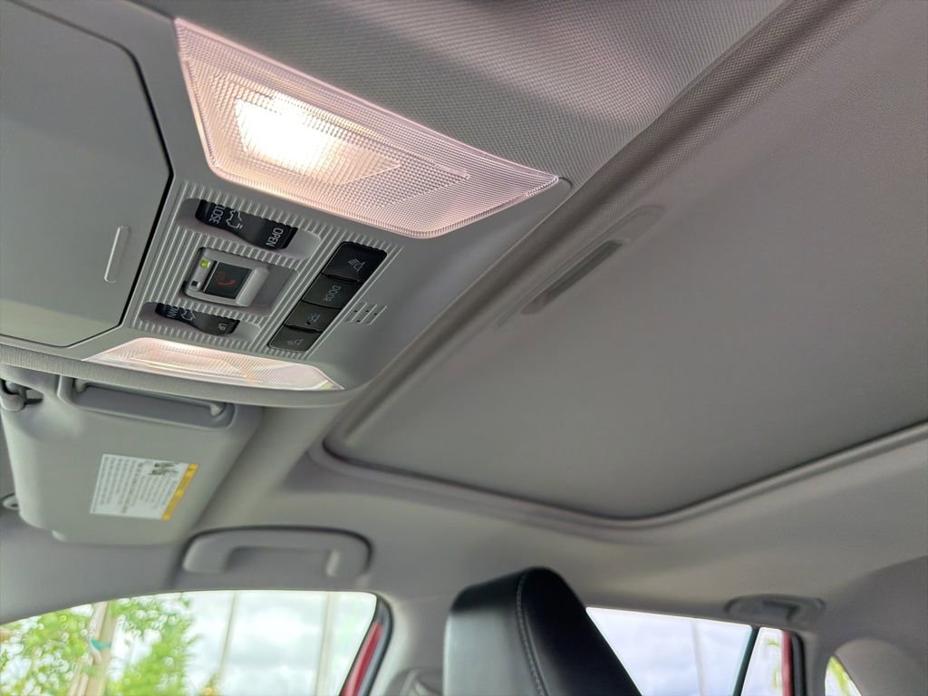 Used 2022 Toyota RAV4 XLE Premium image 9