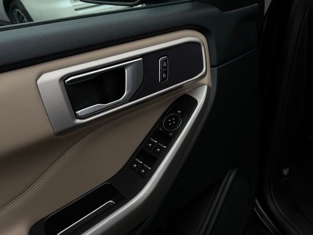 Certified 2024 Ford Explorer XLT AWD/4WD image 11