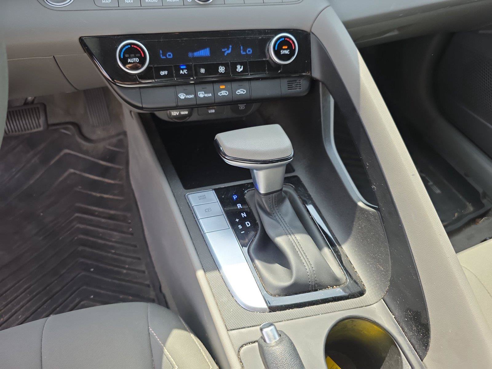 Used 2024 Hyundai Elantra SEL FWD image 27